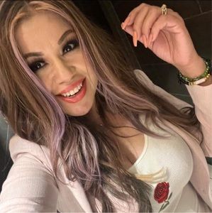 Meet your Posher, Alma